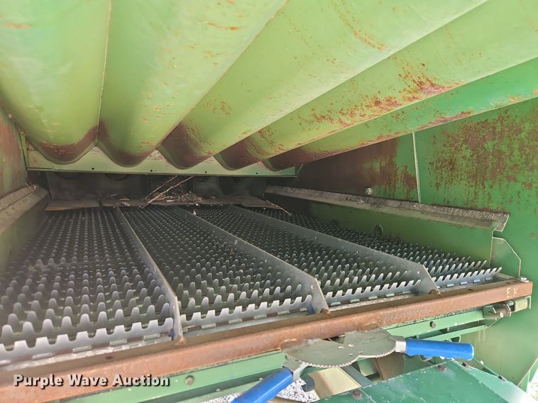 image for item DR8696 1983 John Deere  6620 RWA combine