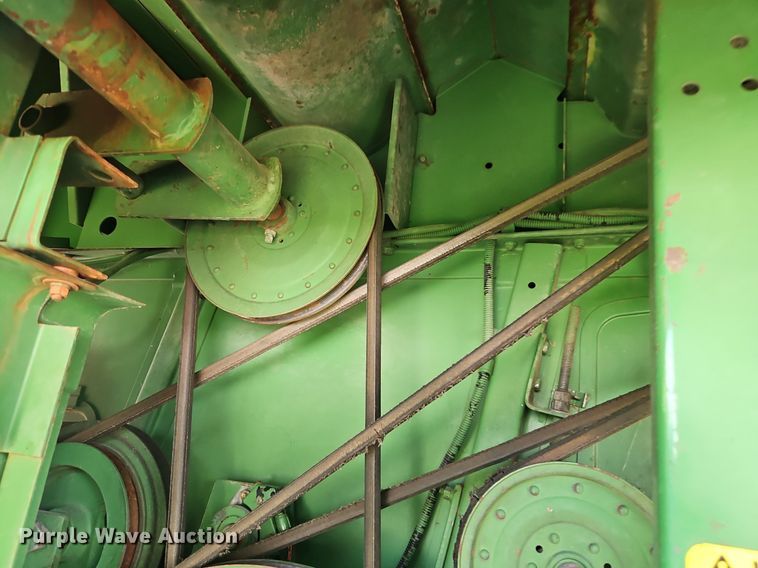 image for item DR8696 1983 John Deere  6620 RWA combine