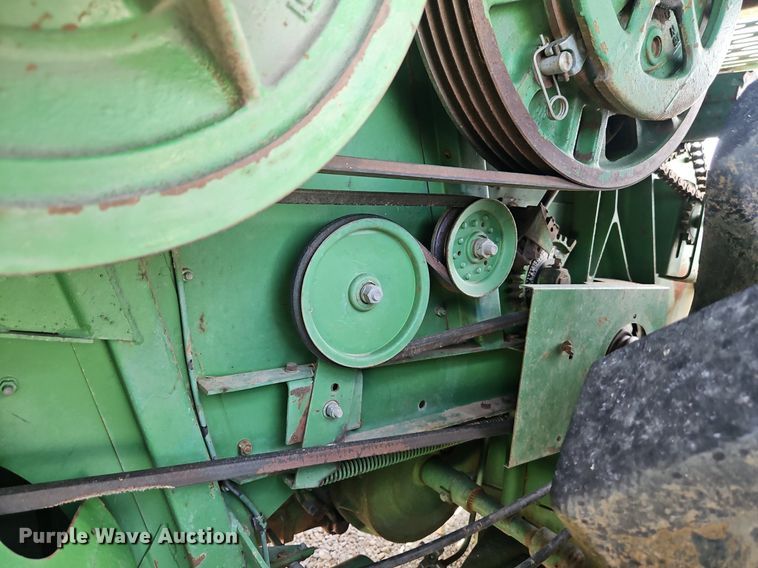 image for item DR8696 1983 John Deere  6620 RWA combine