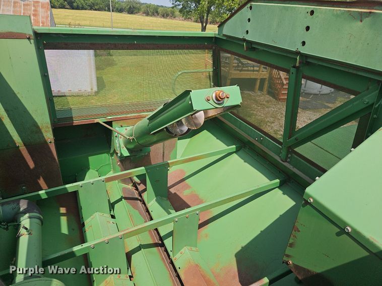 image for item DR8696 1983 John Deere  6620 RWA combine