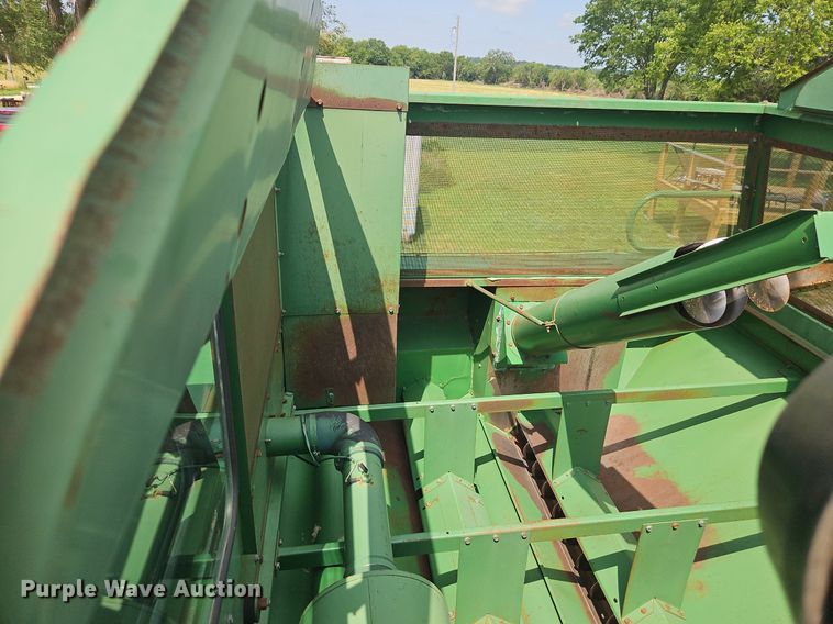 image for item DR8696 1983 John Deere  6620 RWA combine