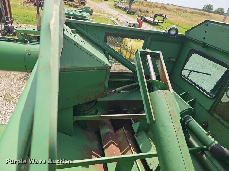 image for item DR8696 1983 John Deere  6620 RWA combine