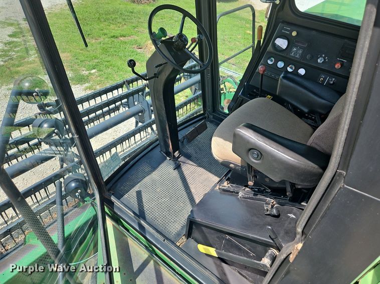 image for item DR8696 1983 John Deere  6620 RWA combine