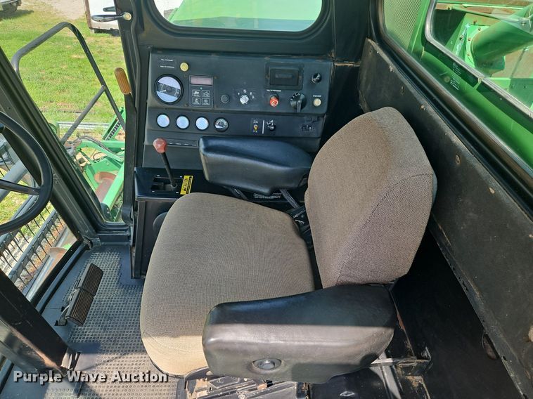 image for item DR8696 1983 John Deere  6620 RWA combine