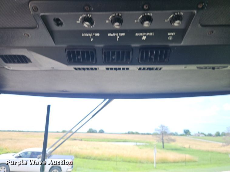 image for item DR8696 1983 John Deere  6620 RWA combine