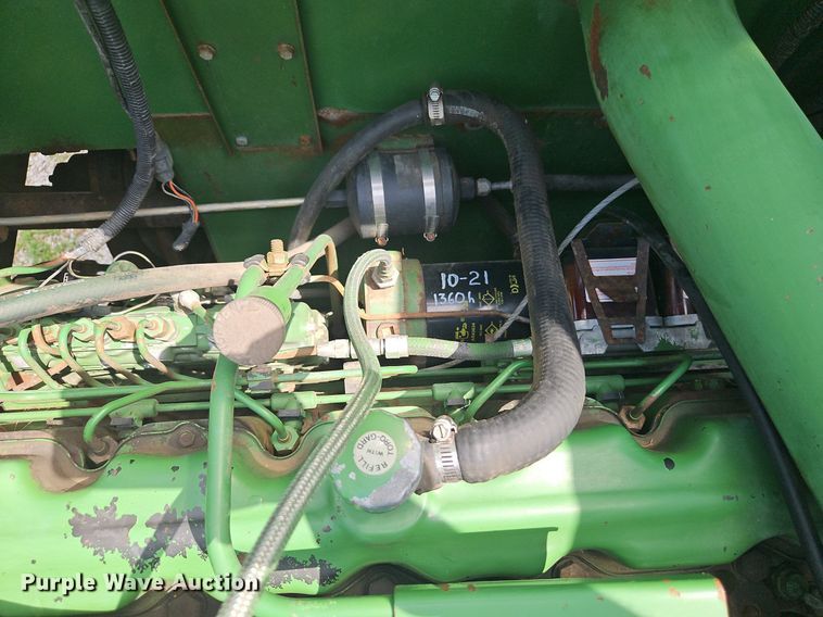 image for item DR8696 1983 John Deere  6620 RWA combine