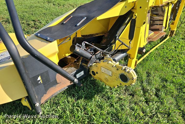 image for item DR8707 2012 John Deere  778 rotary forage head