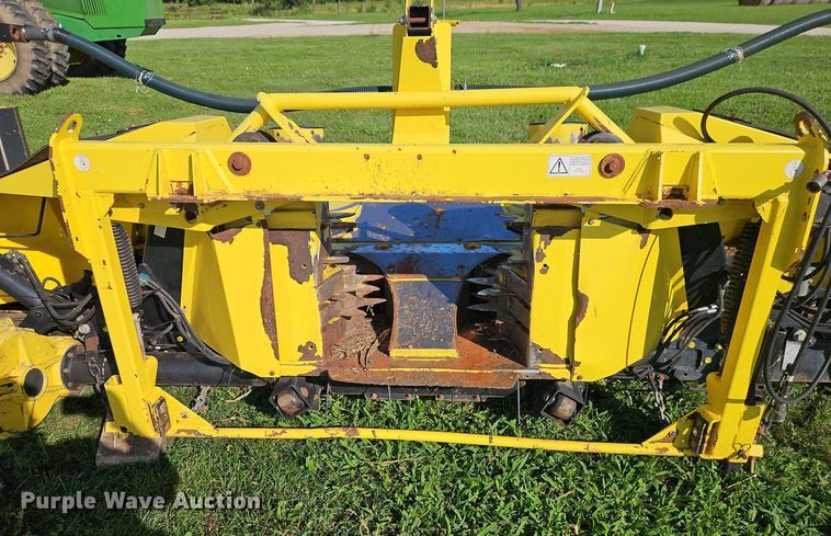 image for item DR8707 2012 John Deere  778 rotary forage head