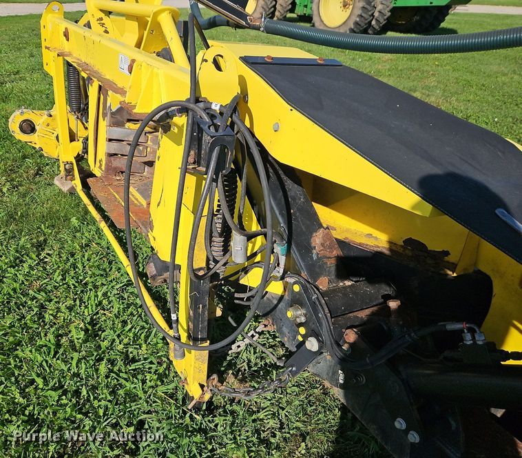 image for item DR8707 2012 John Deere  778 rotary forage head