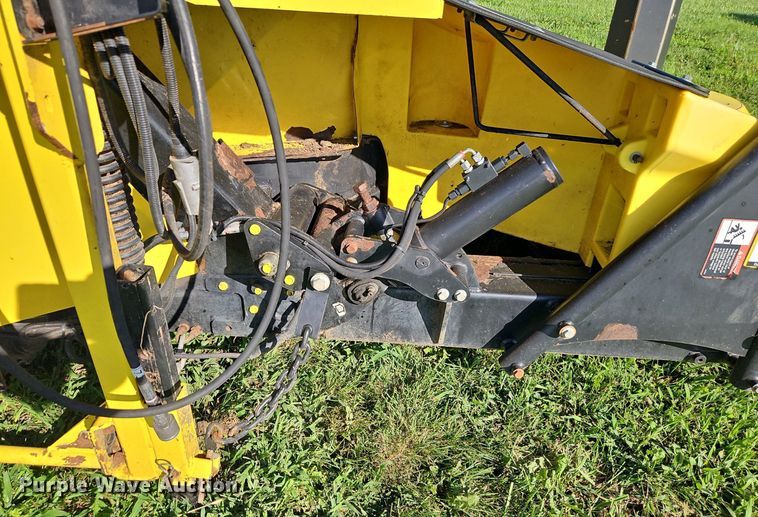 image for item DR8707 2012 John Deere  778 rotary forage head