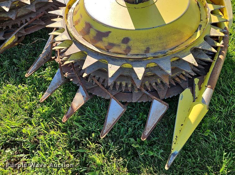 image for item DR8707 2012 John Deere  778 rotary forage head