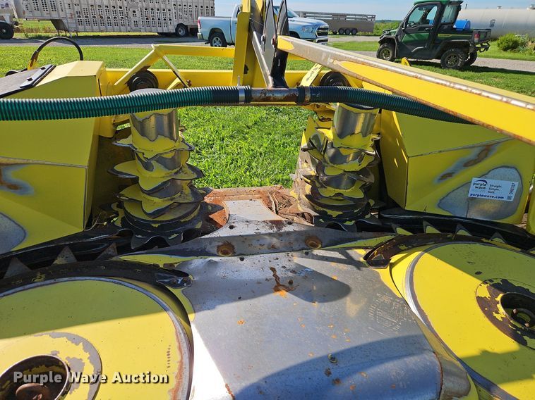 image for item DR8707 2012 John Deere  778 rotary forage head