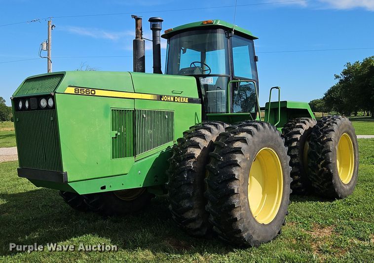 image for item DR8709 1991 John Deere 8560 4WD tractor
