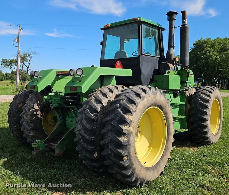 image for item DR8709 1991 John Deere 8560 4WD tractor