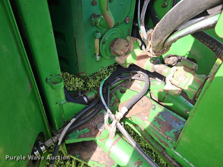 image for item DR8709 1991 John Deere 8560 4WD tractor