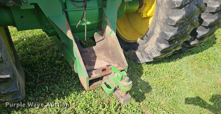 image for item DR8709 1991 John Deere 8560 4WD tractor