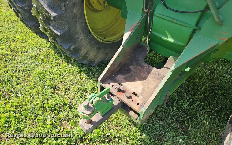 image for item DR8709 1991 John Deere 8560 4WD tractor