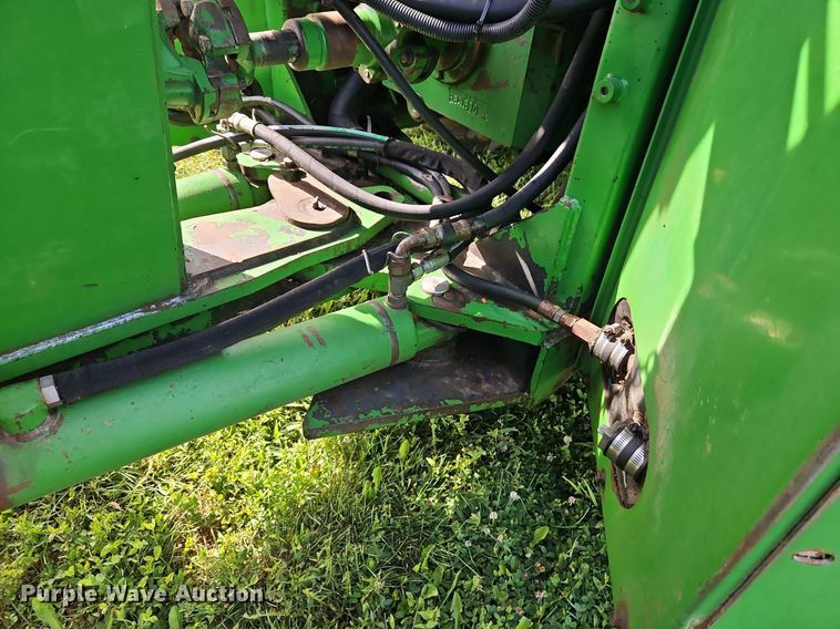 image for item DR8709 1991 John Deere 8560 4WD tractor