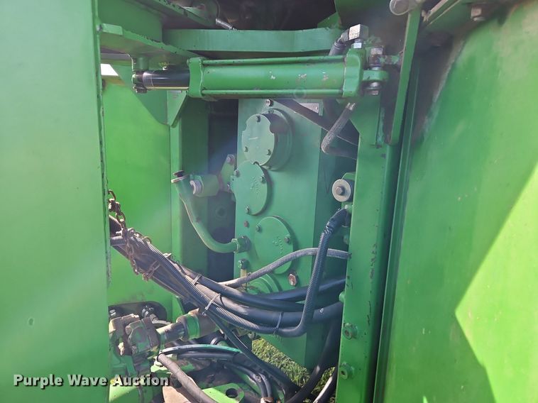 image for item DR8709 1991 John Deere 8560 4WD tractor