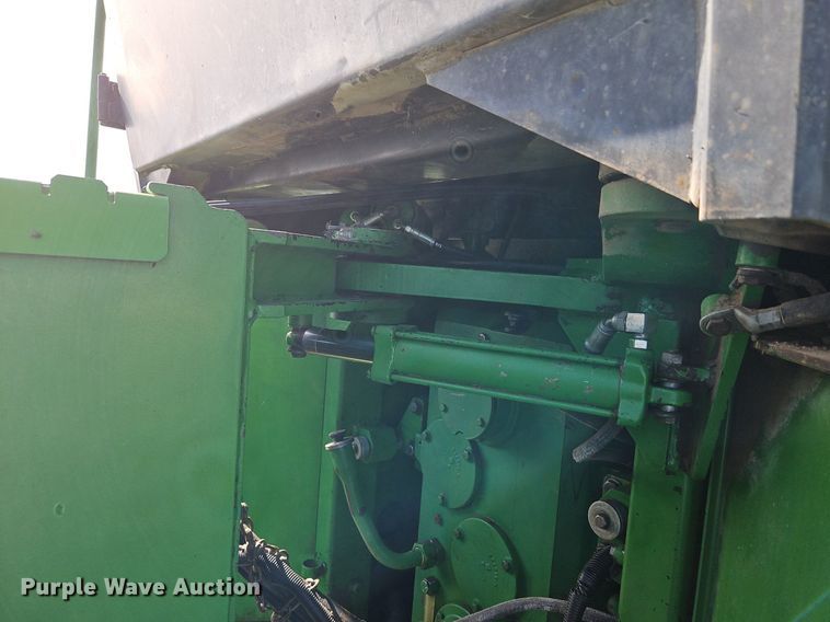 image for item DR8709 1991 John Deere 8560 4WD tractor