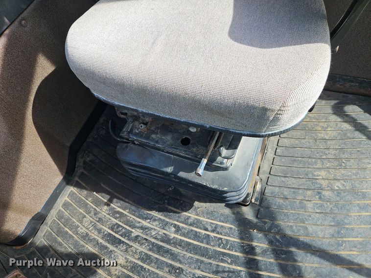 image for item DR8709 1991 John Deere 8560 4WD tractor