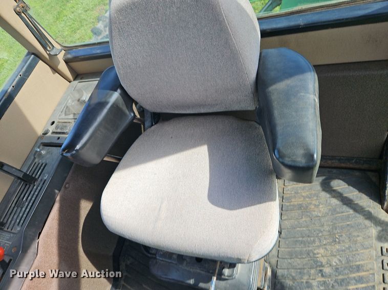 image for item DR8709 1991 John Deere 8560 4WD tractor