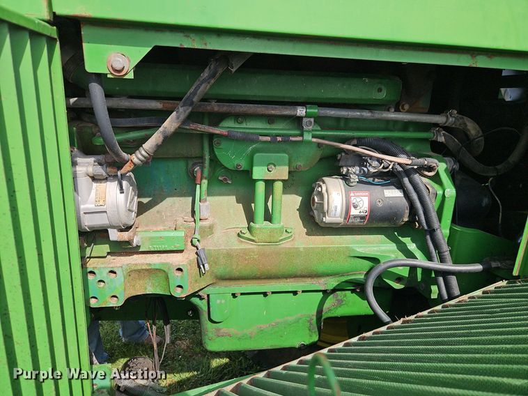 image for item DR8709 1991 John Deere 8560 4WD tractor