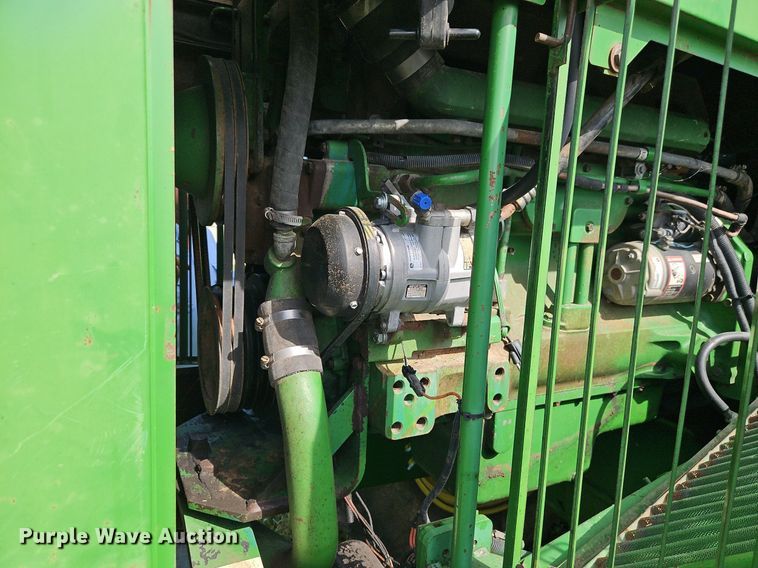 image for item DR8709 1991 John Deere 8560 4WD tractor