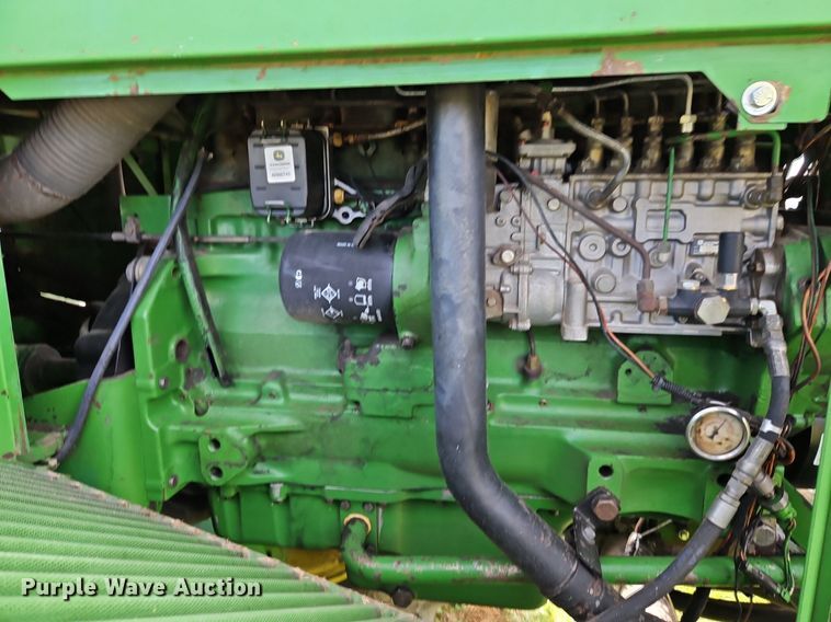 image for item DR8709 1991 John Deere 8560 4WD tractor