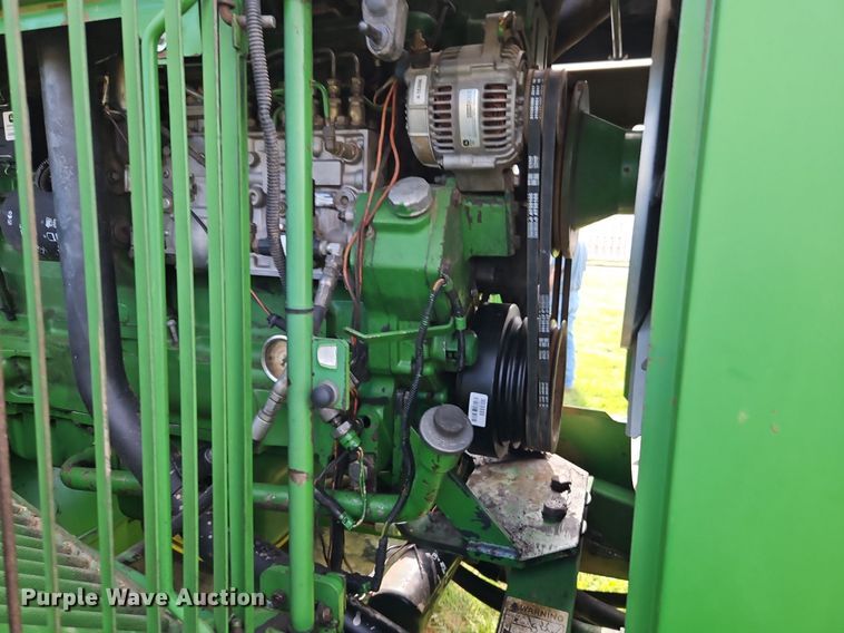 image for item DR8709 1991 John Deere 8560 4WD tractor