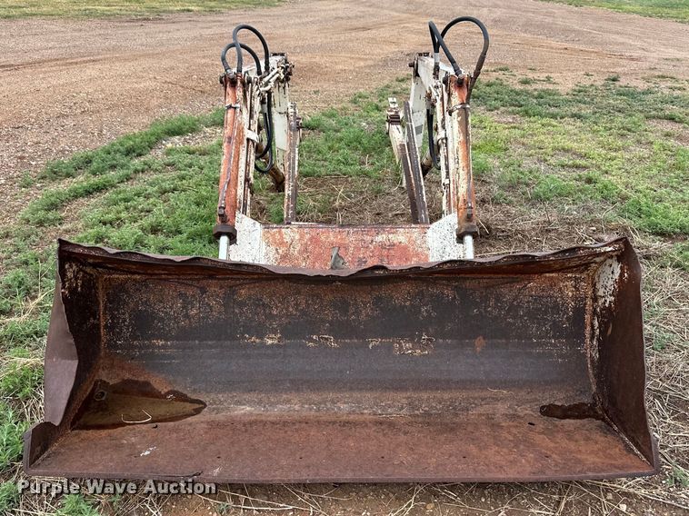 image for item DS6758 Great Bend loader