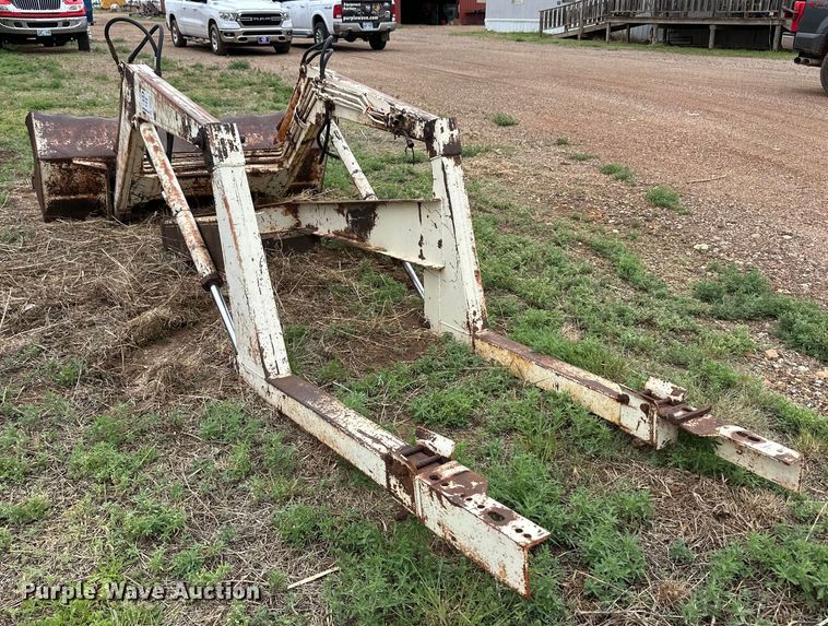 image for item DS6758 Great Bend loader