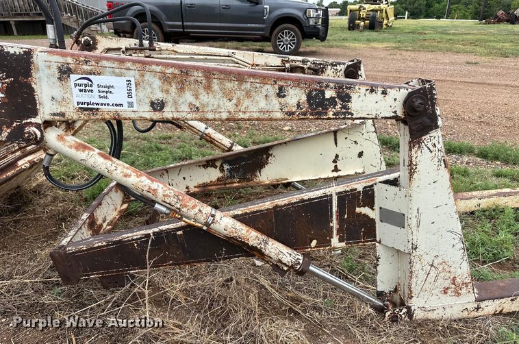 image for item DS6758 Great Bend loader