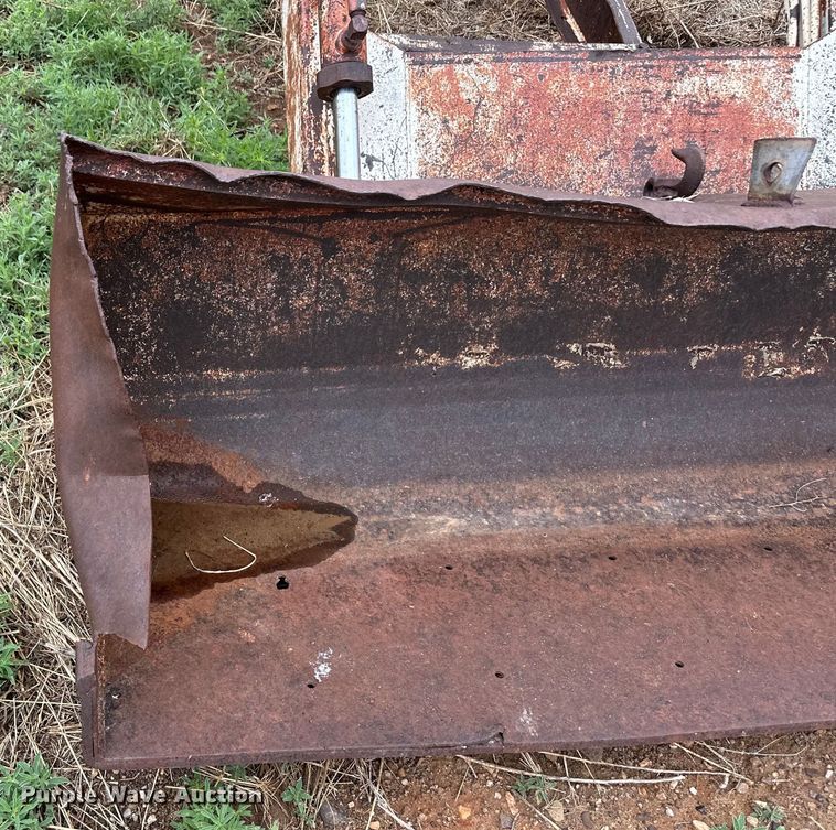 image for item DS6758 Great Bend loader