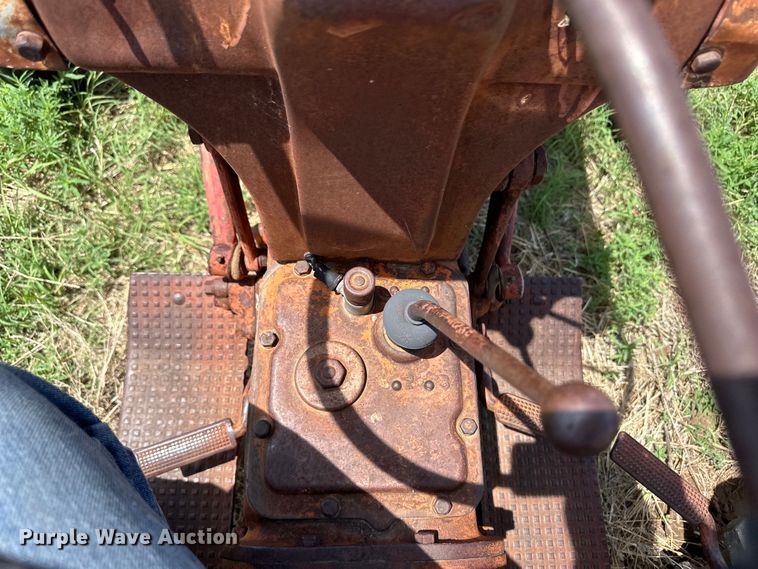 image for item DS6760 Ford 2N tractor