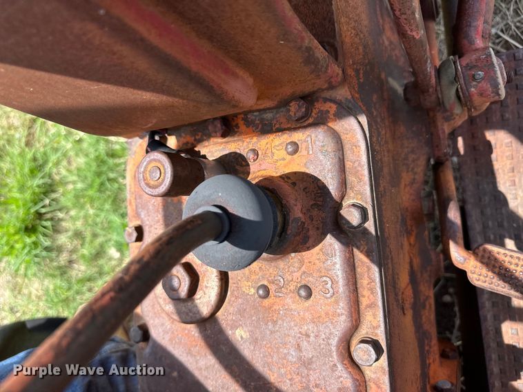image for item DS6760 Ford 2N tractor
