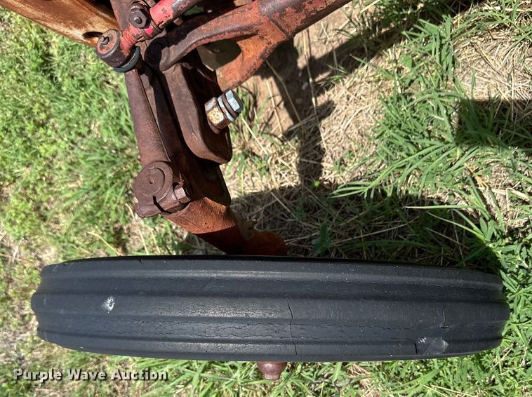 image for item DS6760 Ford 2N tractor