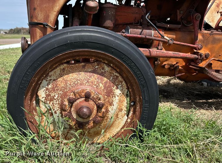 image for item DS6760 Ford 2N tractor