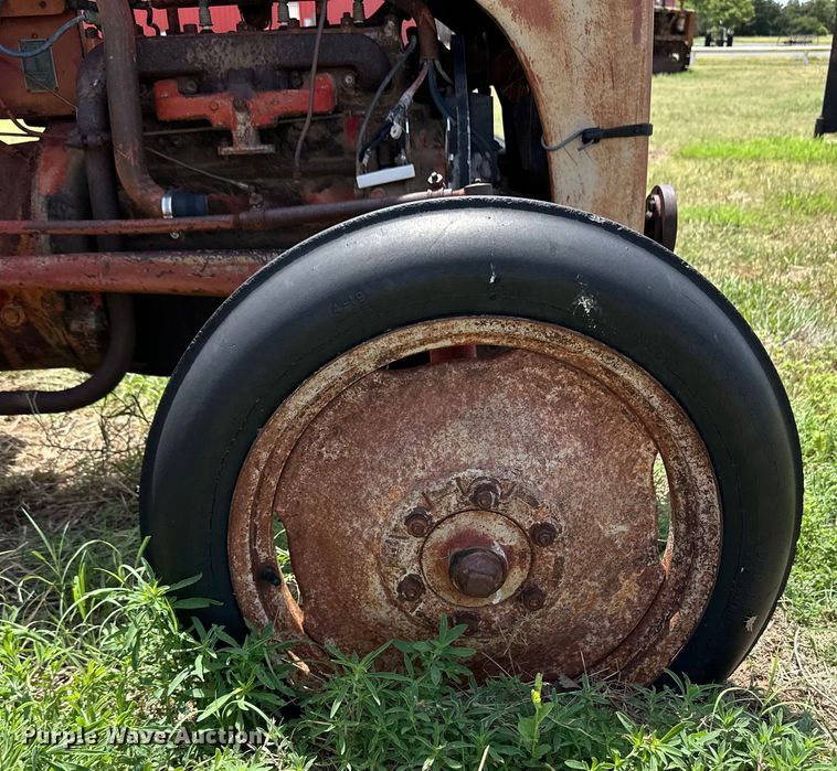 image for item DS6760 Ford 2N tractor