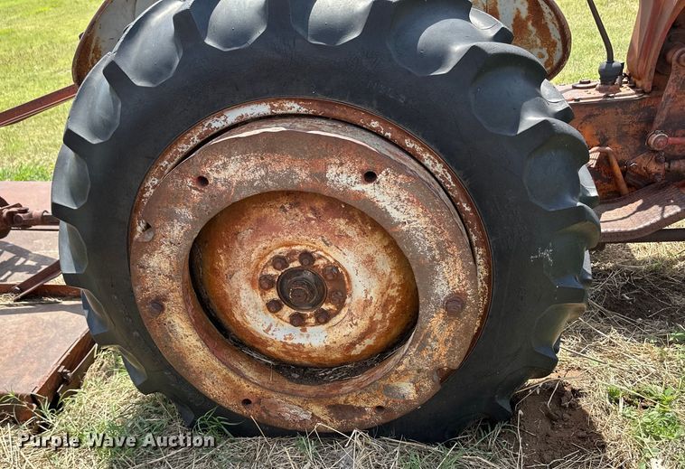 image for item DS6760 Ford 2N tractor