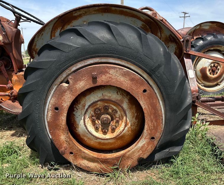 image for item DS6760 Ford 2N tractor