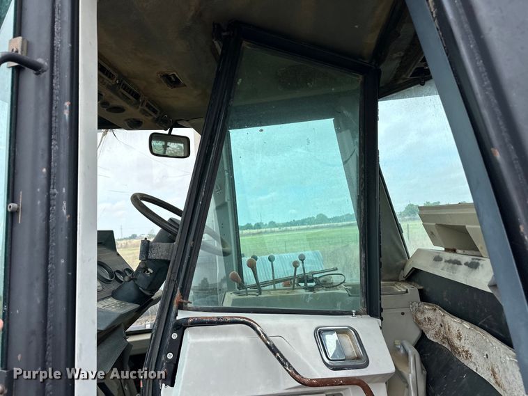 image for item DS6765 1985 Versatile 836 4WD tractor