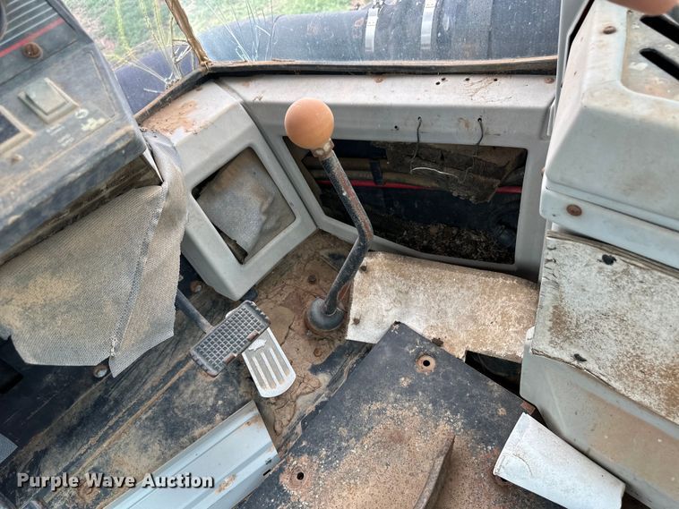 image for item DS6765 1985 Versatile 836 4WD tractor