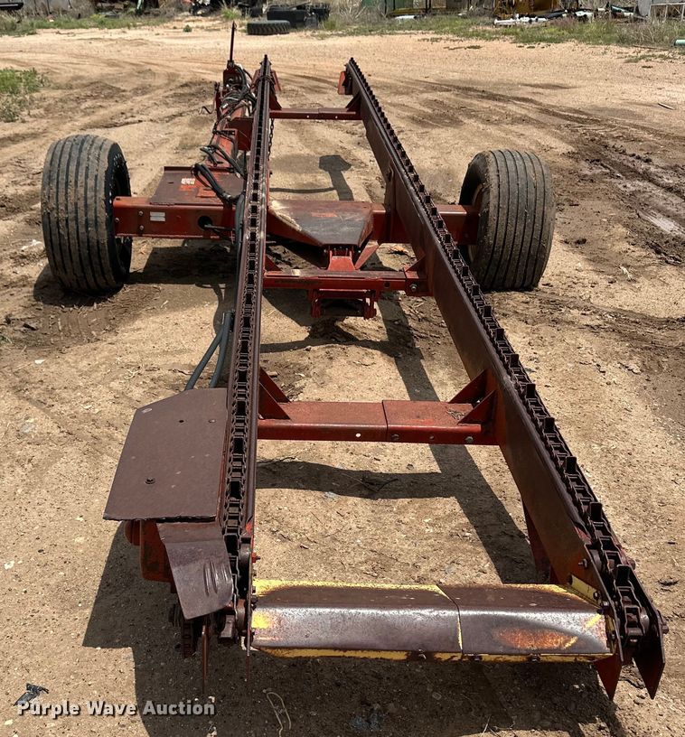 image for item DS6784 New Holland 85 bale conveyor