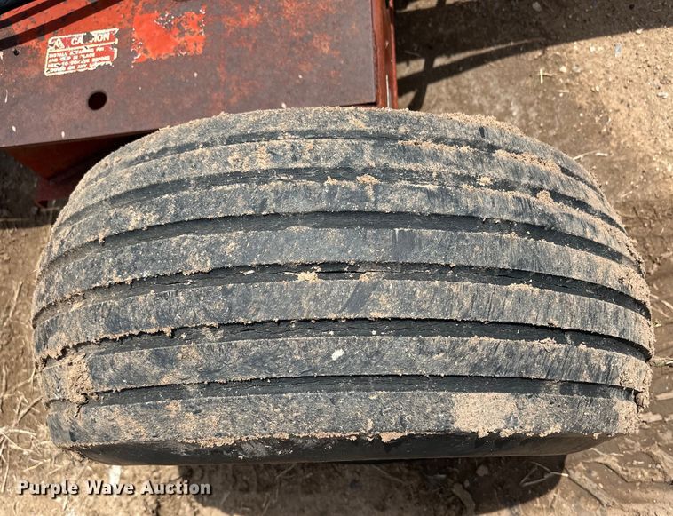 image for item DS6784 New Holland 85 bale conveyor