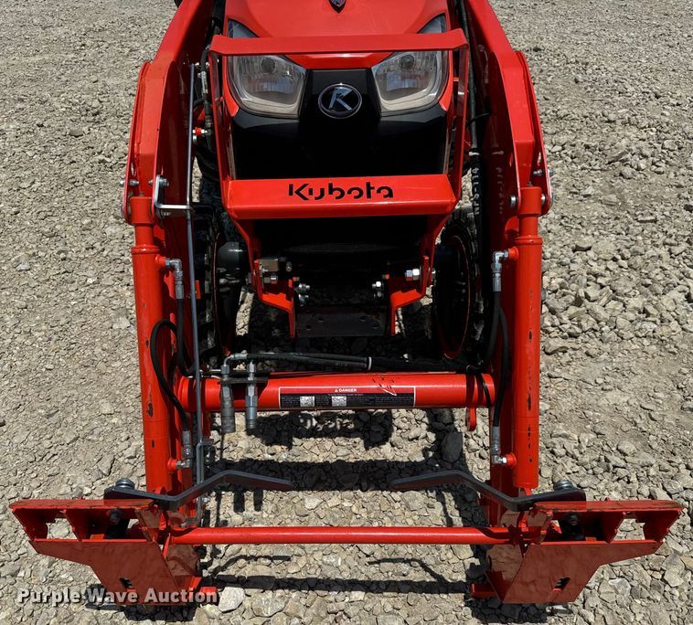 image for item DS7500 2021 Kubota  LX3310HSD MFWD tractor