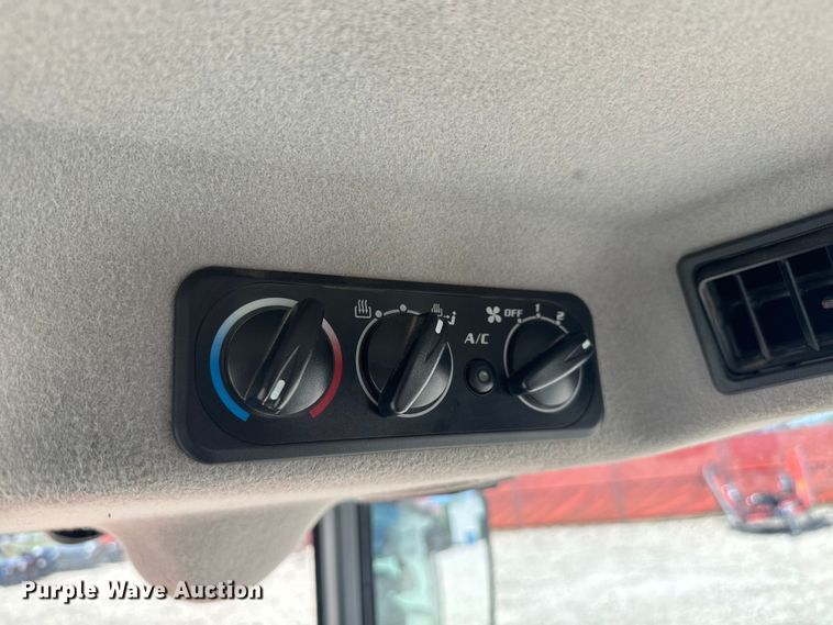 image for item DS7500 2021 Kubota  LX3310HSD MFWD tractor