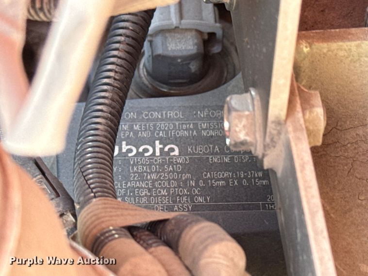 image for item DS7500 2021 Kubota  LX3310HSD MFWD tractor