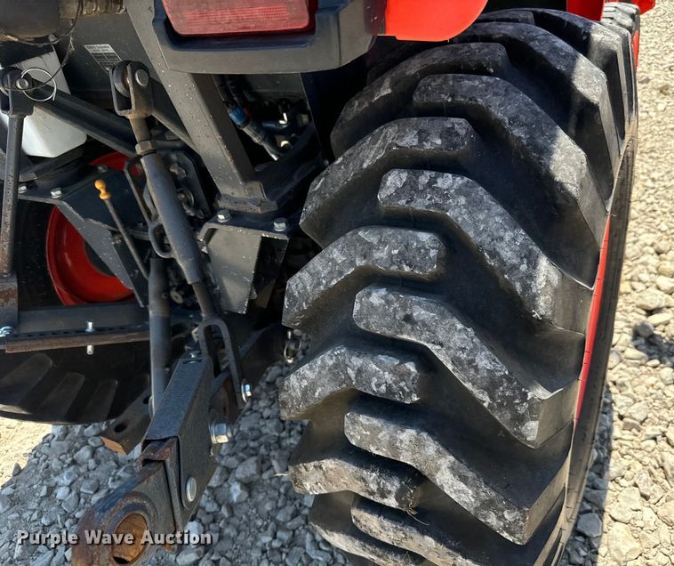 image for item DS7500 2021 Kubota  LX3310HSD MFWD tractor