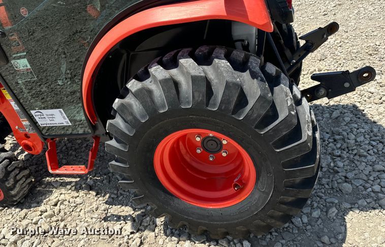 image for item DS7500 2021 Kubota  LX3310HSD MFWD tractor